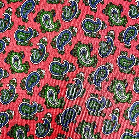 Burberry Vibrant Paisley Print Tie 100% silk. Hand sewn in USA - Picture 4 of 7
